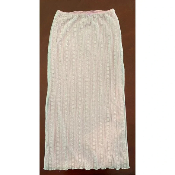 Elegant White Midi Skirt - Picture 4 of 11